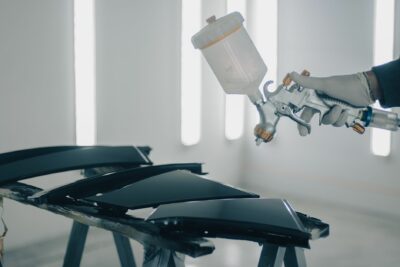 AkzoNobel et Axalta deviennent Axanzo : ce que la fusion change pour la peinture carrosserie